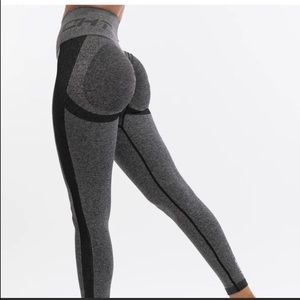 Echt booty scrunched leggings size L